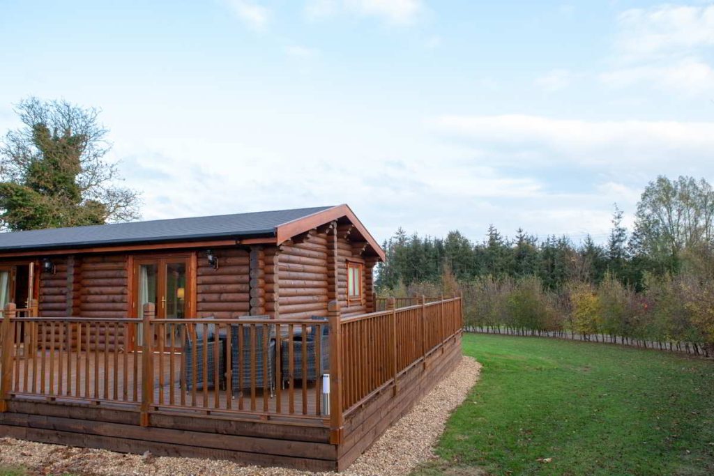 lodge pheasants roost foxton locks lodges 8468