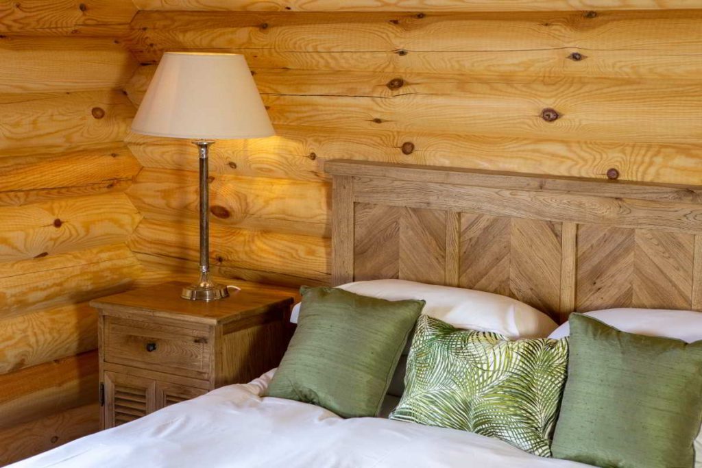 lodge pheasants roost foxton locks lodges 8498