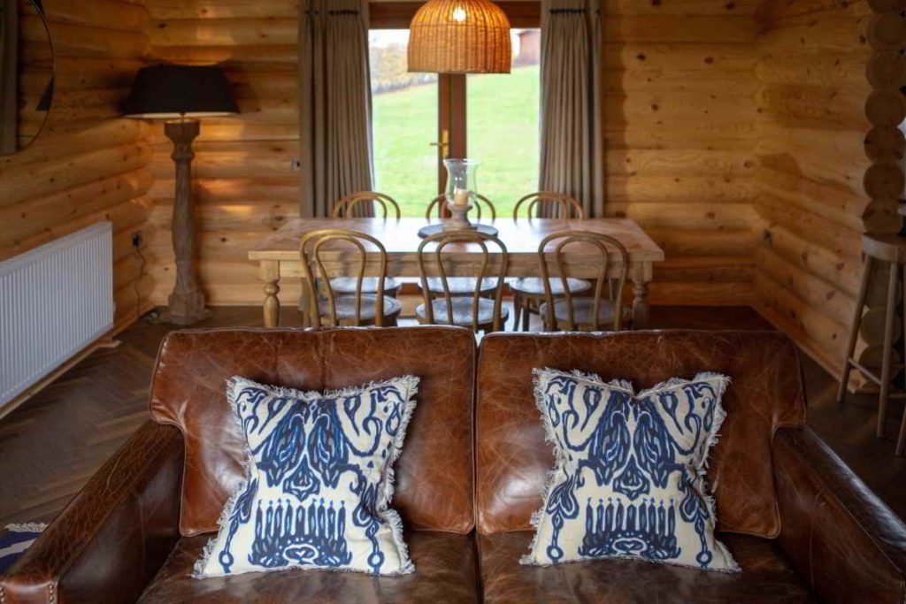 lodge pheasants roost foxton locks lodges 8520(199)