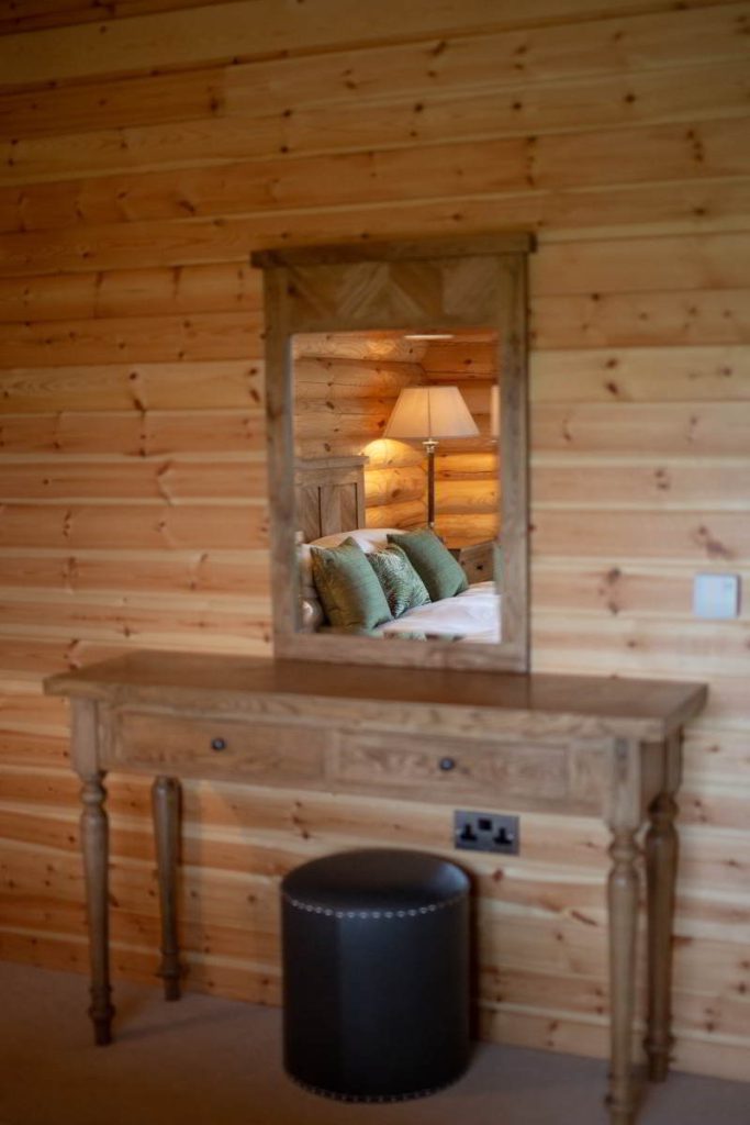 lodge pheasants roost foxton locks lodges 8591