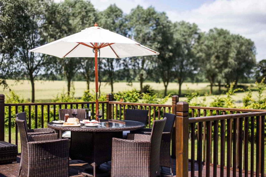 otters holt foxton locks lodges rlp 4047