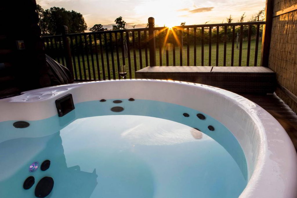 otters holt foxton locks lodges rlp 4177